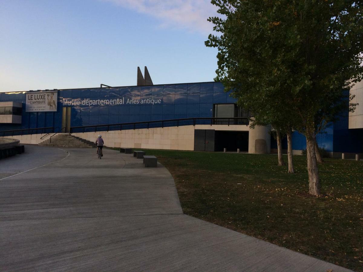Willa La Maison De Lara Arles Zewnętrze zdjęcie